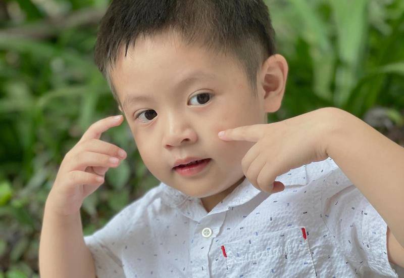 "Đến khi con trai đầu lòng được 10 tuổi, Thuý đã thôi không nghĩ đến chuyện có thêm con nữa thì tự nhiên lại đậu thai" - Thanh Thúy nói.
