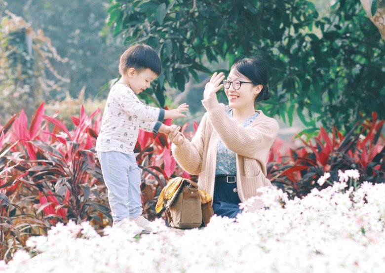 Mẹ Việt cùng con đọc hơn 100 cuốn sách vì câu nói của Montessori: “Toàn bộ tương lai đứa trẻ sẽ phụ thuộc vào sự tập trung” - 7
