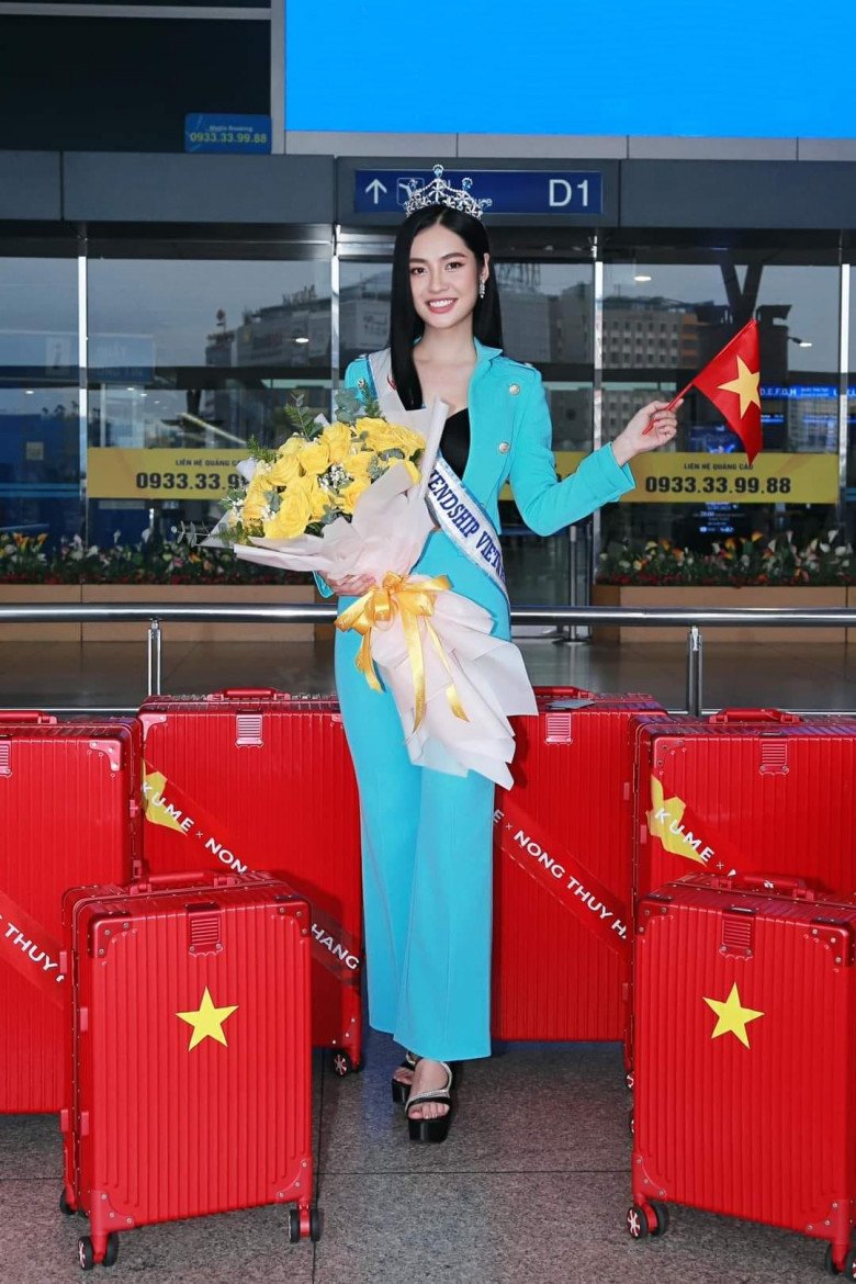 Nông Thuý Hằng đăng quang Á hậu 2 Hoa hậu Hữu Nghị Quốc tế 2023, đi thi không ai hay, lúc về có vương miện - 9