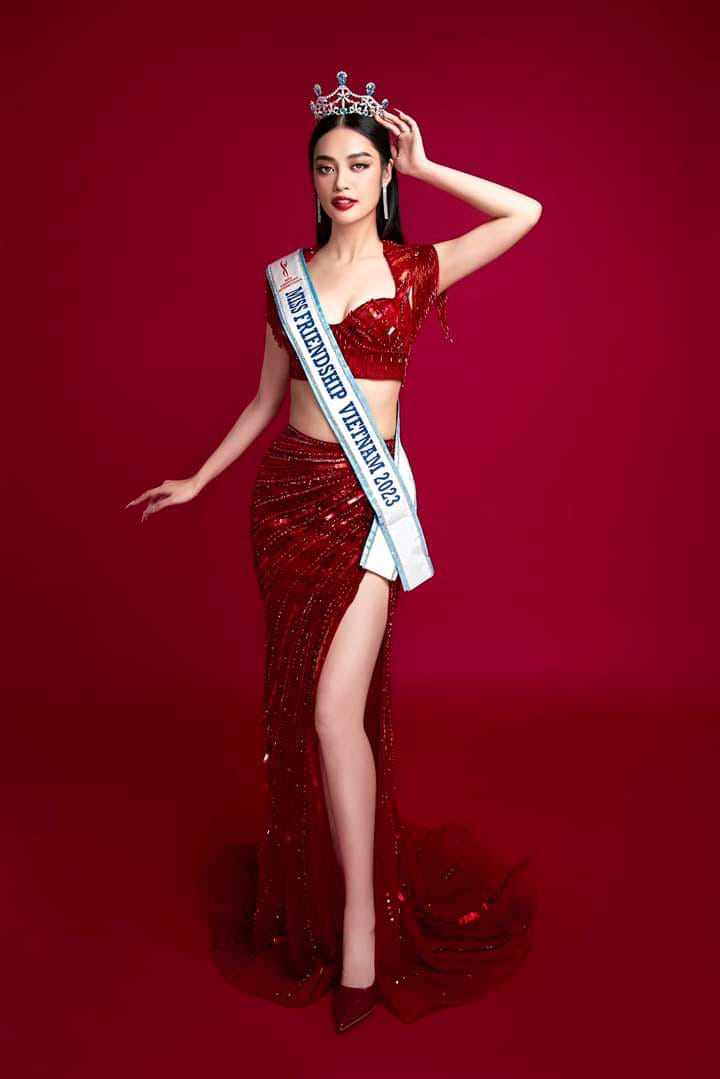 Nông Thuý Hằng đăng quang Á hậu 2 Hoa hậu Hữu Nghị Quốc tế 2023, đi thi không ai hay, lúc về có vương miện - 7