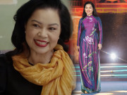 Thời trang - "Mẹ vợ" Thanh Sơn diện áo dài catwalk dưới mưa, đẹp thướt tha khác hẳn style quyền lực màn ảnh