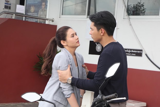 Mạnh giờ nhìn khác hẳn trước đây, không phong độ bóng láng như trước, cũng không thấy đi bốn bánh sang chảnh mà lại đi xe số đi ship hàng. (Ảnh minh họa)