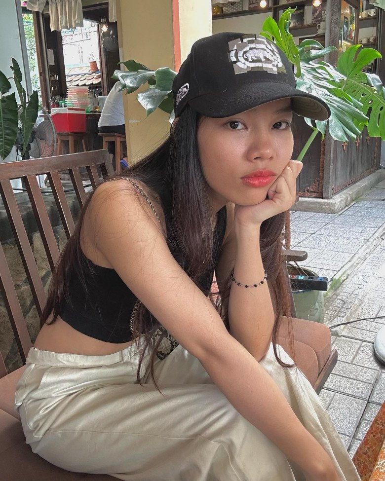 Diệu Y thường gây ấn tượng với cái tên rất ngắn gọn.