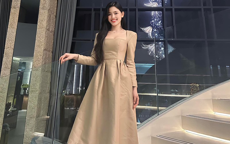 Thoa Thương từng đắn đo nhưng vẫn đến ghi danh Hoa hậu Hòa bình Việt Nam 2023. Cô cho biết không bình tĩnh tại Hoa hậu Thế giới Việt Nam vì lần đầu thi sắc đẹp. 
