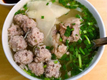 Cách nấu bún mọc tại nhà ngon không kém ngoài hàng