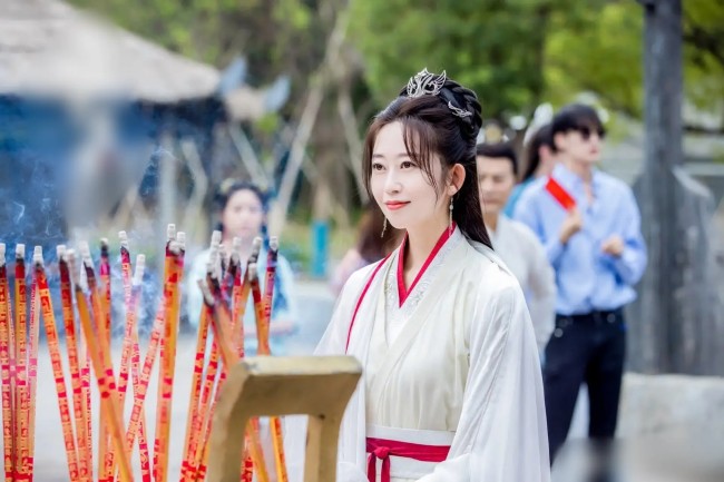 View - Những cậu ấm cô chiêu bỏ tiền tỷ làm phim cho vui: Người khiến gia đình phá sản, kẻ bị tẩy chay