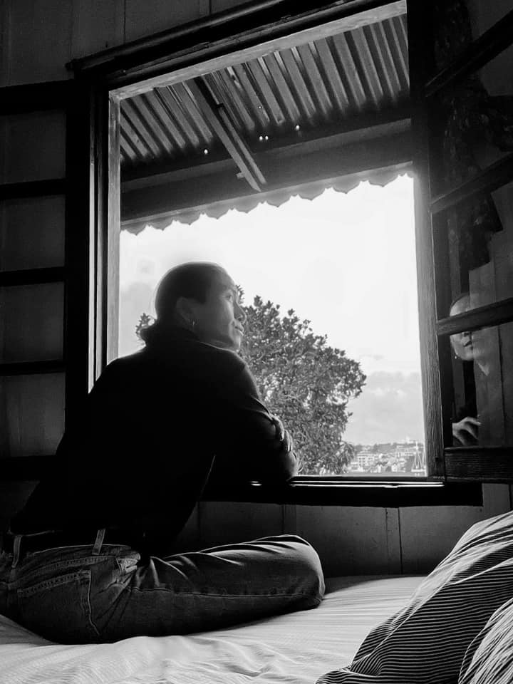 Sau sự ra đi của mẹ, BB Trần tự nhủ sẽ dành thật nhiều thời gian cho ba. Anh đưa ba đi du lịch, dành thời gian trò chuyện để bù đắp cho ba.