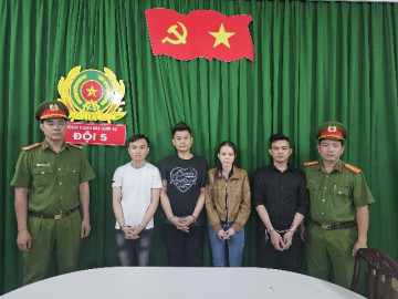 Vụ nhà hàng sở hữu 60 tiếp viên nữ, bán dâm giá 12 triệu/đêm: Tiếng lóng ăn cơm, ăn cháo có ý nghĩa gì?