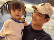 Làm mẹ - Con gái Mạc Văn Khoa lúc nhỏ phải đội tóc giả, giờ lớn tóc đen dày mẹ tết được vô số kiểu tóc