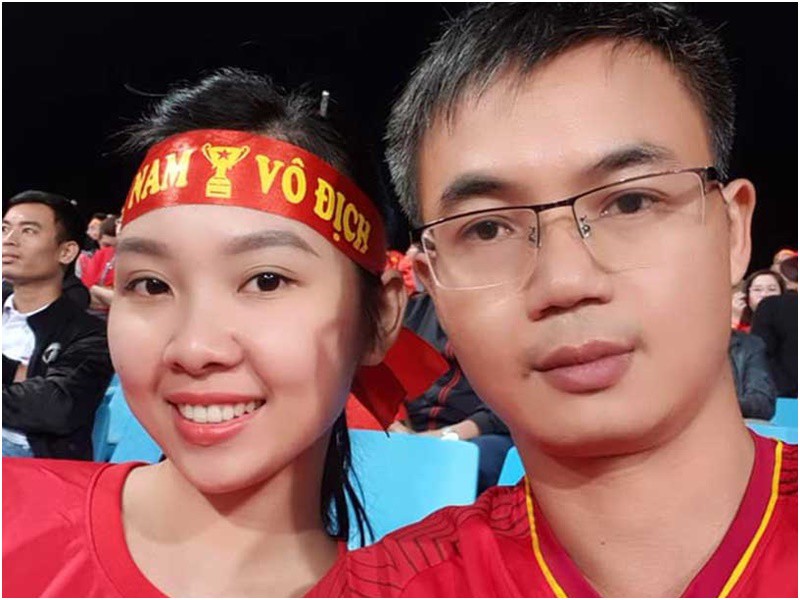 Tính đến thời điểm này, vợ chồng anh Nguyễn Văn Nam (40 tuổi) ở Hà Nội có hơn 15 năm gắn bó với 3 mặt con đủ nếp tẻ. Biết vợ đã hy sinh nhiều cho gia đình nên anh Nam luôn yêu chiều vợ.
