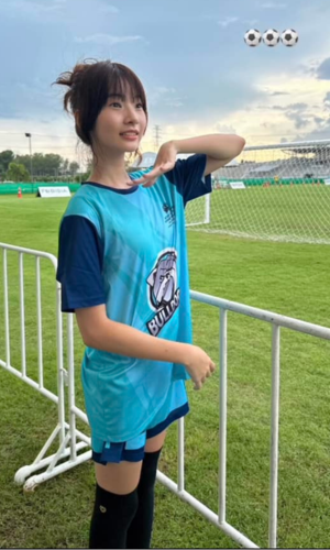 Con gái Thanh Thảo Hugo dậy thì xinh như gái Hàn, 13 tuổi tham gia thi đấu thể thao ở Thái Lan - 1