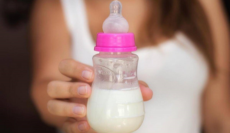 Sữa bột hay còn gọi là sữa công thức, cung cấp nguồn dinh dưỡng quan trọng&nbsp;cho trẻ trong trường hợp cần thay thế sữa mẹ. Bao gồm các chất&nbsp;quan trọng như protein, carbohydrate, lipid, vitamin và khoáng chất...
