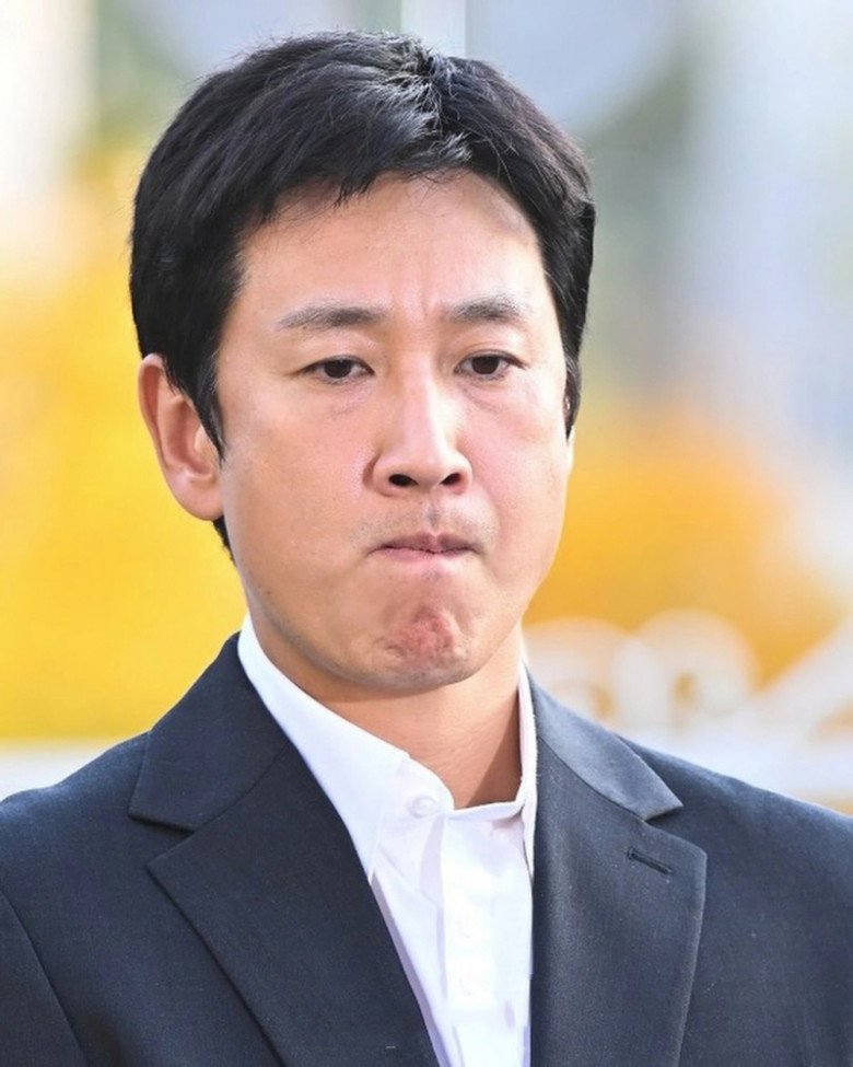 Lee Sun Kyun thân bại danh liệt vì dính tới ma túy.