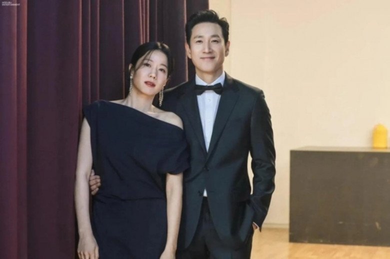 Lee Sun Kyun và xã Jeon Hye Jin khi còn hạnh phúc.