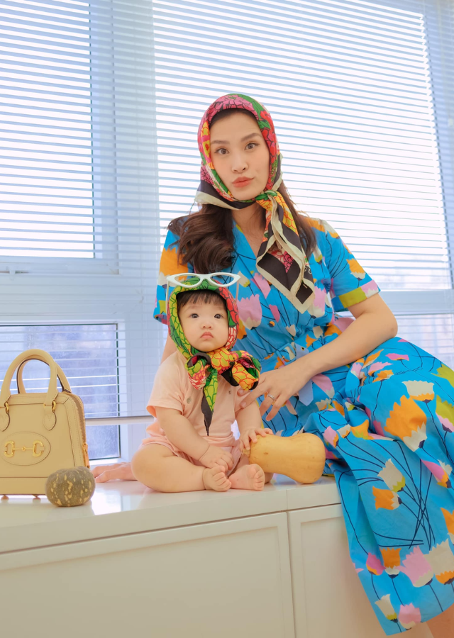 Thời trang “rich mom” là gì? Các mẹ bỉm đẹp sang đều mặc rần rần, cả lúc bế con cũng toả sáng - 8