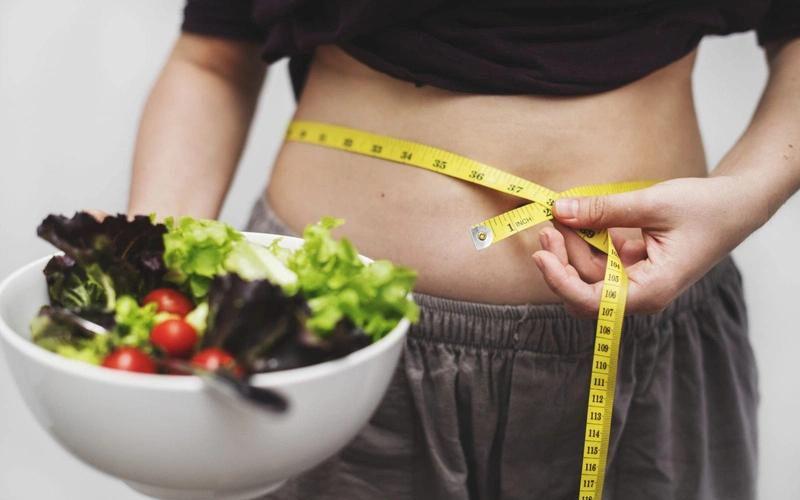 "Nhịn ăn gián đoạn" là một phương pháp phổ biến để hạn chế lượng calo giúp bạn giảm cân, do đó sẽ ngăn ngừa được một số căn bệnh và giúp bạn sống lâu, khỏe mạnh hơn.
