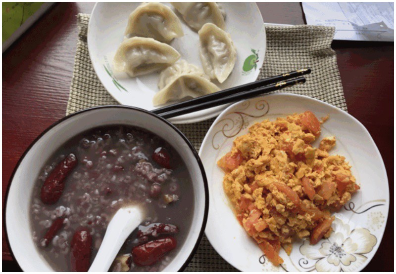 Không chỉ bữa ăn chính, mẹ chồng cô Tiêu Thao cũng chuẩn bị chu đáo bữa sáng mỗi ngày.
