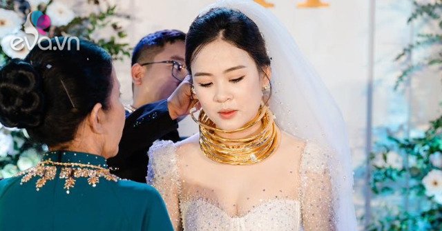 Cô dâu Nghệ An đeo vàng trĩu cổ, nhan sắc khiến nhiều người phải trầm trồ khen ngợi - 5
