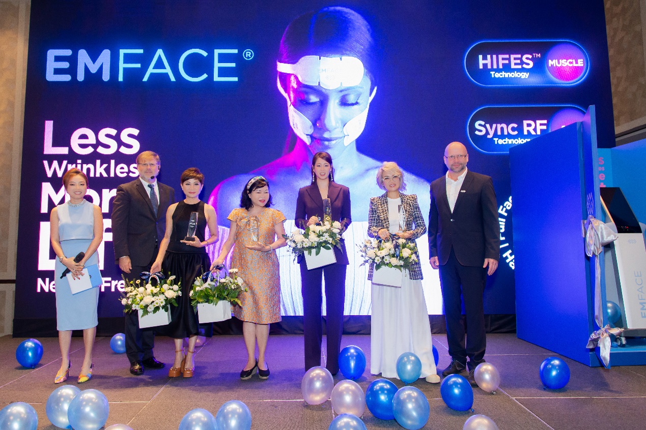 View - CEO Betty Bui Do được Vinh danh tại sự kiện ra mắt công nghệ EMFACE của tập đoàn BTL