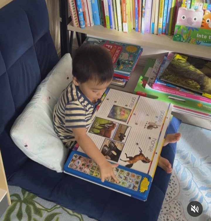 Con Tăng Thanh Hà thích đọc cuốn sách to hơn cả người, ngắm góc nhỏ trong biệt thự triệu đô mà mê - 8
