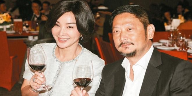 View - Trần Mỹ Phượng - Dì đẹp xứ Đài từng nhờ Lâm Tâm Như tháp tùng ly hôn, U70 được trai trẻ trồng cây si