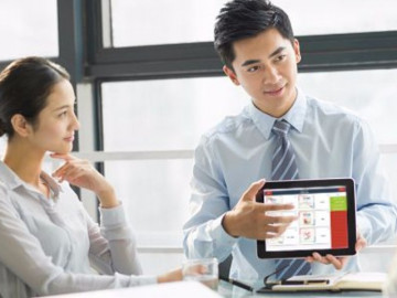 Chàng trai Nam Định làm nghề nhân viên thị trường ngành Dược, lương bị cắt giảm vẫn cố bám trụ