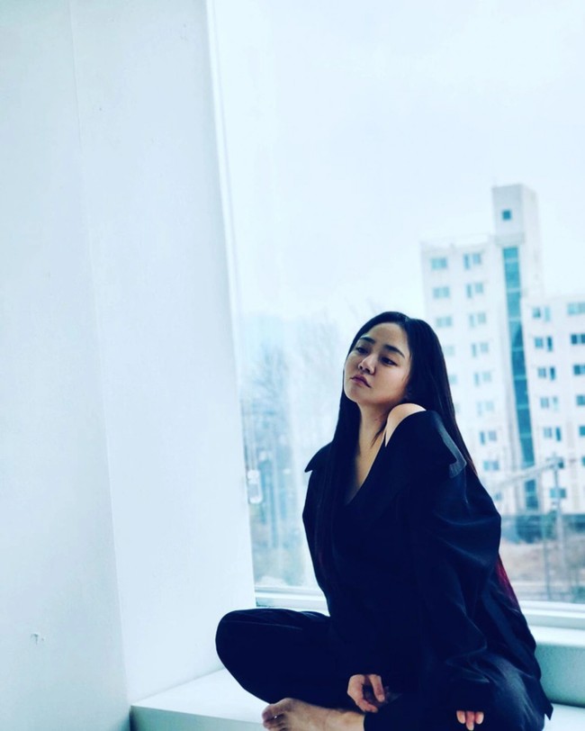 amp;#34;Em gái quốc dânamp;#34; từng lao đao vì bạo bệnh, giờ mặt mộc U40 lại trẻ đẹp tới không ngờ - 1