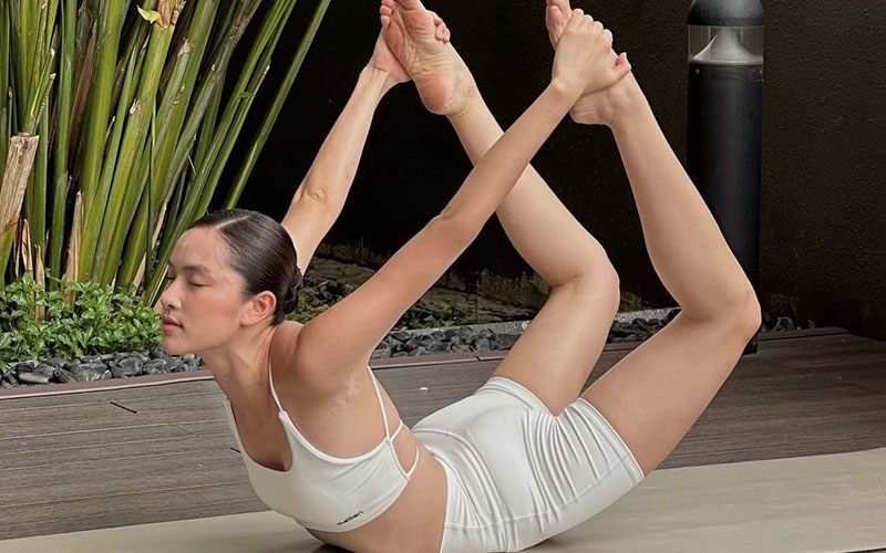 Diệu Linh luôn đăng tải những bài viết hay hình ảnh về yoga, một trong những bộ môn cô yêu thích và gắn bó nhiều năm qua. 
