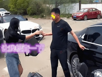 Con rể bị mẹ vợ đuổi ra khỏi nhà, vợ chạy theo nói một câu khiến anh chết lặng