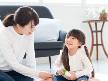 “Mẹ ơi, cái này có đắt không?”: Câu trả lời của cha mẹ ảnh hưởng tới tư duy tiền bạc của con cái