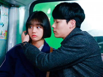 Báo Hàn: Ryu Jun Yeol và Hyeri chia tay sau 7 năm, thuyền Duk Sun - Jeong Hwan của Reply 1988 chìm