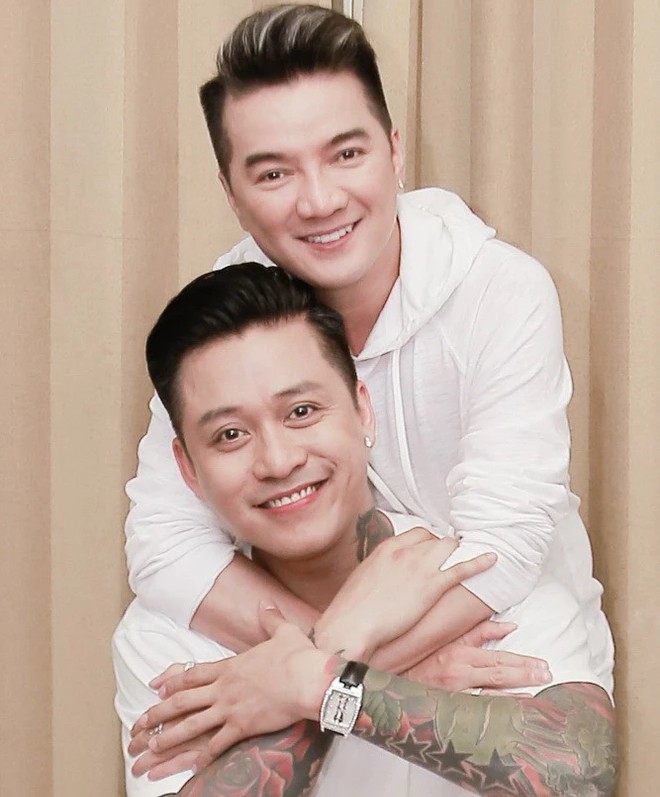 Tuấn Hưng dở khóc dở cười khi bị khán giả nhận nhầm là Đàm Vĩnh Hưng.