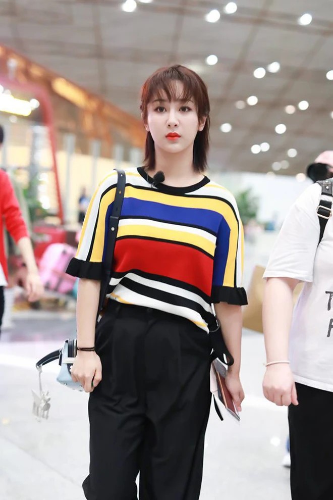 Nhiều người khẳng định cô đội tóc giả để quảng cáo.