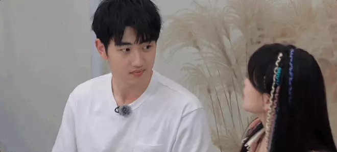 Nhiều người cho rằng anh chàng trông như con trai của Kim Sa.