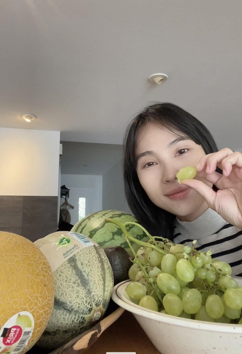 Phụ nữ sau sinh cần được ăn uống đầy đủ. 