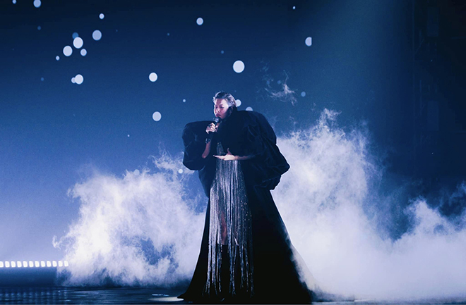 Chị đẹp đã có một bản mash up để đời.