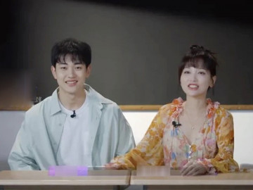 Ngôi sao 24/7: Chuyện tình mẹ - con gây sốt showbiz: Nữ thần công khai danh tính bạn trai trẻ tuổi