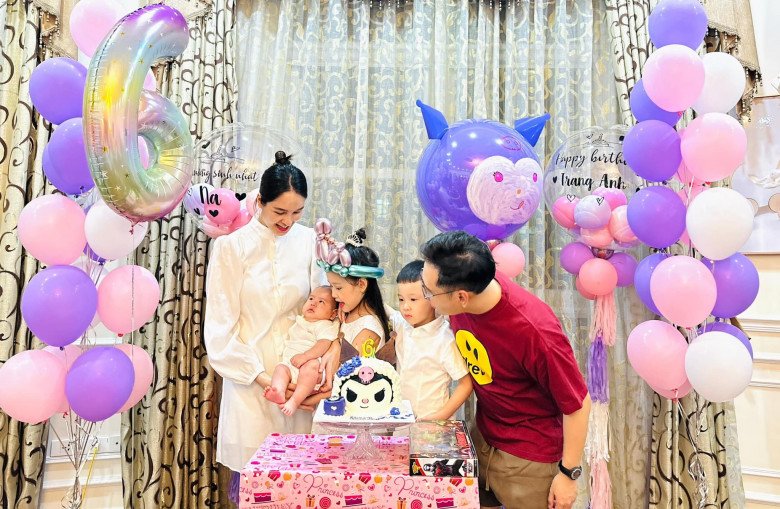 Tổ ấm đông con của Á hậu Hoàng Anh và ông xã. Sau sinh, người đẹp không mất quá nhiều công sức để giảm cân.