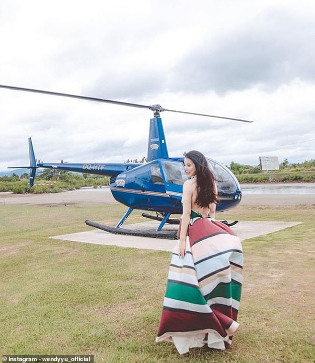 Vì công việc phải di chuyển liên tục, Dư Vãn Vãn cũng sở hữu cho mình trực thăng riêng