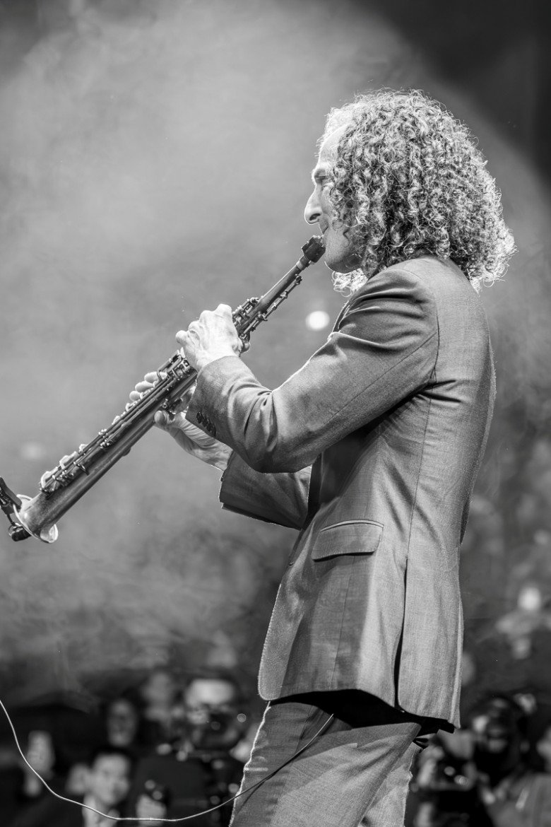 Lần thứ 2 sau 8 năm, Kenny G lại khiến trái tim khán giả Hà Nội thổn thức vì những giai điệu đầy hoài niệm. 