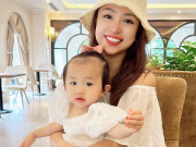 Làm mẹ - Con gái MC Vân Hugo giống bố doanh nhân y đúc, được mẹ khen là em bé dễ nuôi