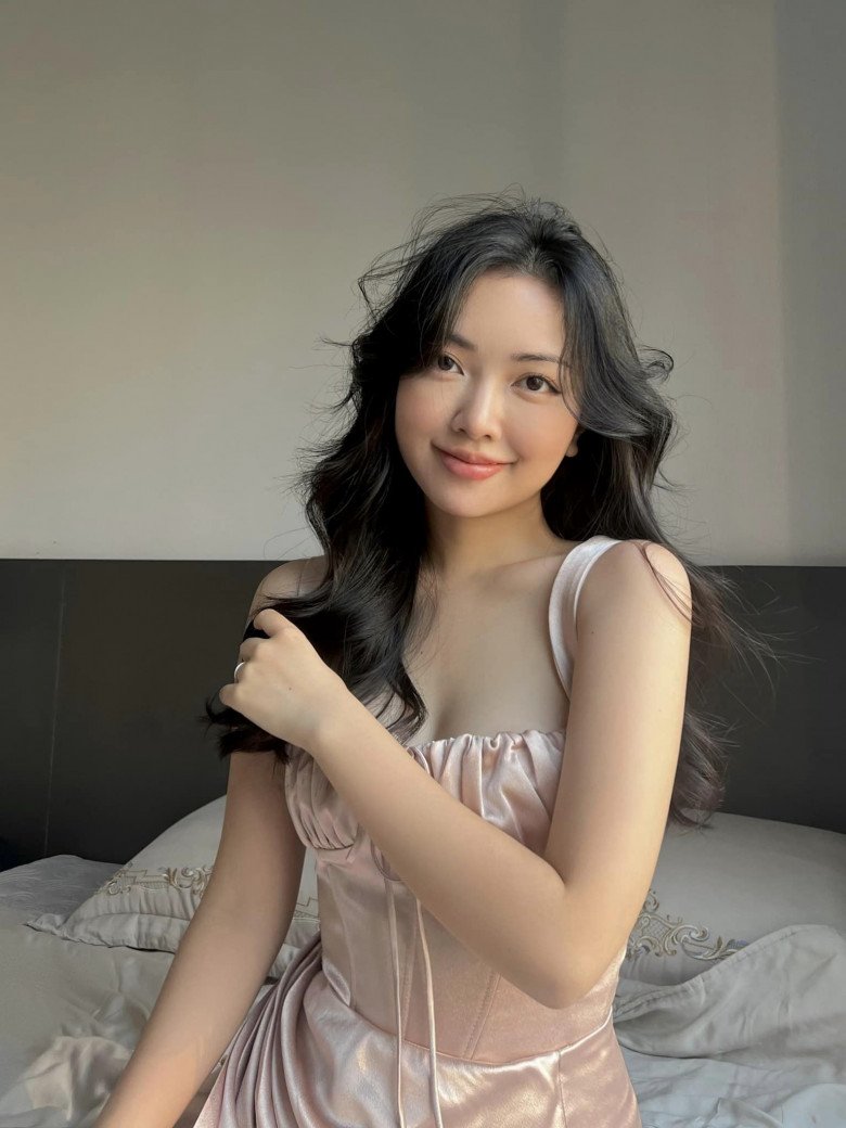 Vợ hot girl Hà Đức Chinh mặt hoa da phấn, nhan sắc uy tín amp;#34;đánh bạiamp;#34; cam thường - 6