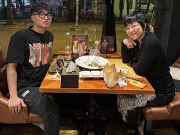 Con trai Công Lý - Thảo Vân làm thêm 20.000 đồng/giờ, không biết bao lâu mới mua được chiếc xe máy trong mơ