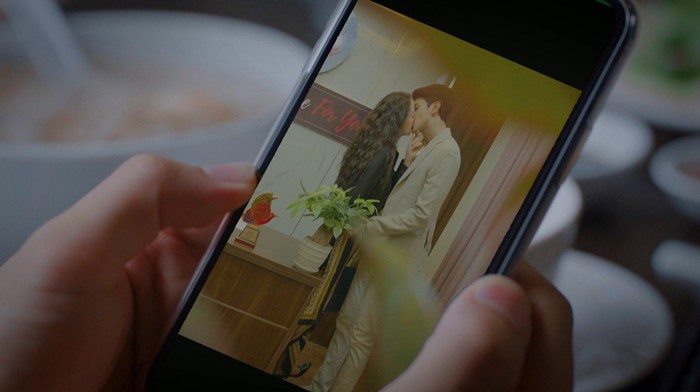 Khi mỹ nhân Việt xem cảnh nóng của chính mình: Người che mặt vì thiếu kinh nghiệm, kẻ than amp;#34;toang rồiamp;#34; - 8