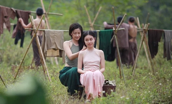 Khi mỹ nhân Việt xem cảnh nóng của chính mình: Người che mặt vì thiếu kinh nghiệm, kẻ than amp;#34;toang rồiamp;#34; - 4