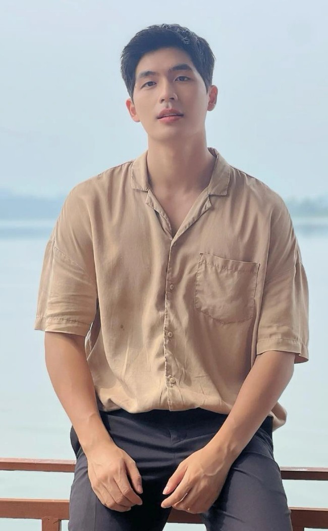 Nam thần VTV 1m86 amp;#34;bỏ tình vì tiềnamp;#34;: Đóng cặp với ai người đó lấy chồng, Trường Giang còn hỏi thẳng mặt - 1