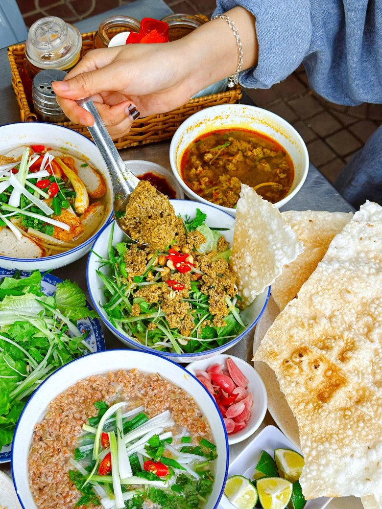 6 quán bún rạm nổi nhất Quy Nhơn, giá siêu rẻ từ 15k nên khách lúc nào ...