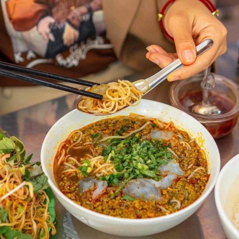 6 quán bún rạm nổi nhất Quy Nhơn, giá siêu rẻ từ 15k nên khách lúc nào cũng đông nghịt - 3