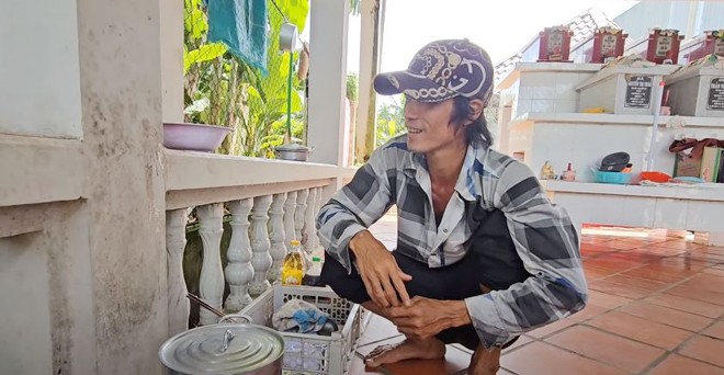 Anh Có chuẩn bị bữa trưa.