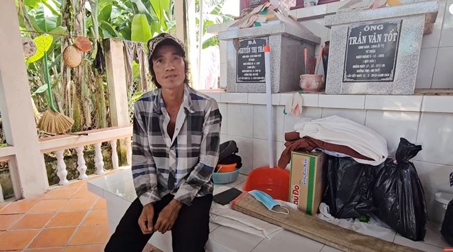 Người đàn ông tâm sự về cuộc đời.